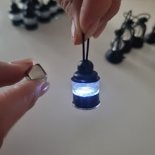 Lade das Bild in den Galerie-Viewer, Wichtel LED Laterne