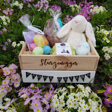 Lade das Bild in den Galerie-Viewer, Osterkisten und Inhalt