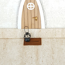 Lade das Bild in den Galerie-Viewer, Wichtel LED Laterne