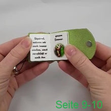Lade das Bild in den Galerie-Viewer, Wichtel Buch mit persönlicher Abschiedsgeschichte