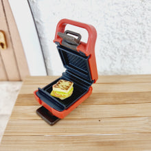 Lade das Bild in den Galerie-Viewer, Wichtel Sandwich Maker
